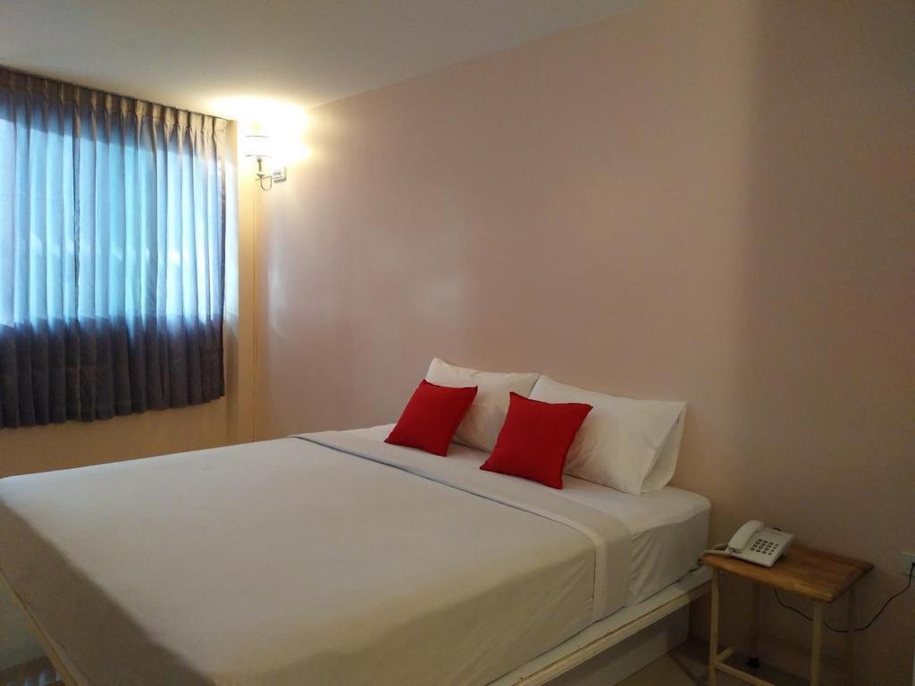 Bird Room Hotel - Pratunam Бангкок Экстерьер фото